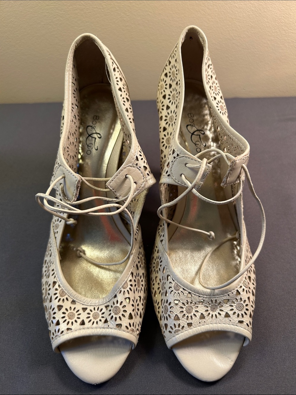 Bos. & Co. Beige Laser-Cut Peep-Toe Lace-Up Heels Size: 9 - 9.5